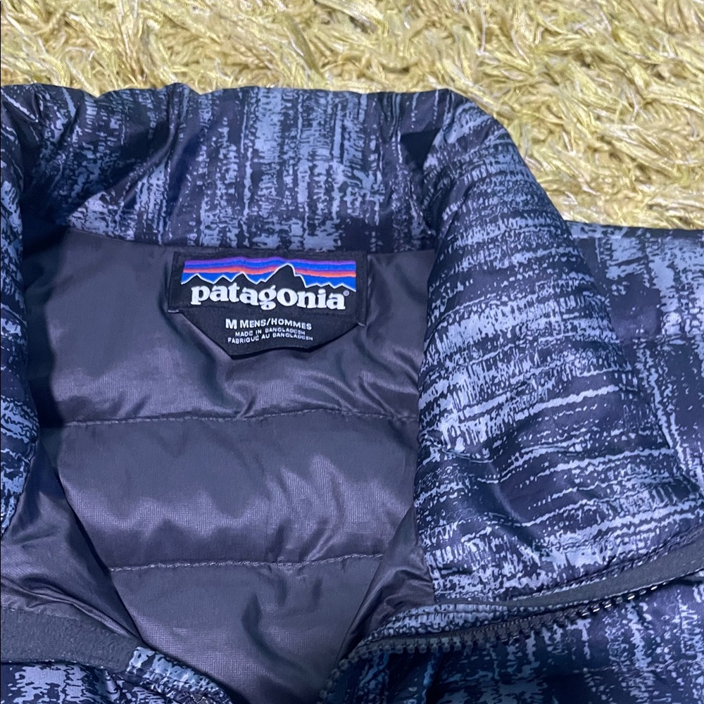 Patagonia Navy and Light Gray Puffer Jacket - Picture 2 of 11